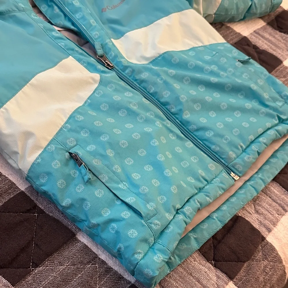 •COLUMBIA• Kids 4T Winter Jacket - Picture 3 of 8